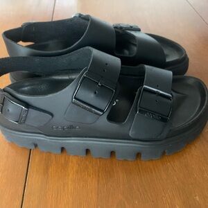 BIRKENSTOCK Milano Chunky Black Leather Size 38
Item no. 1024608